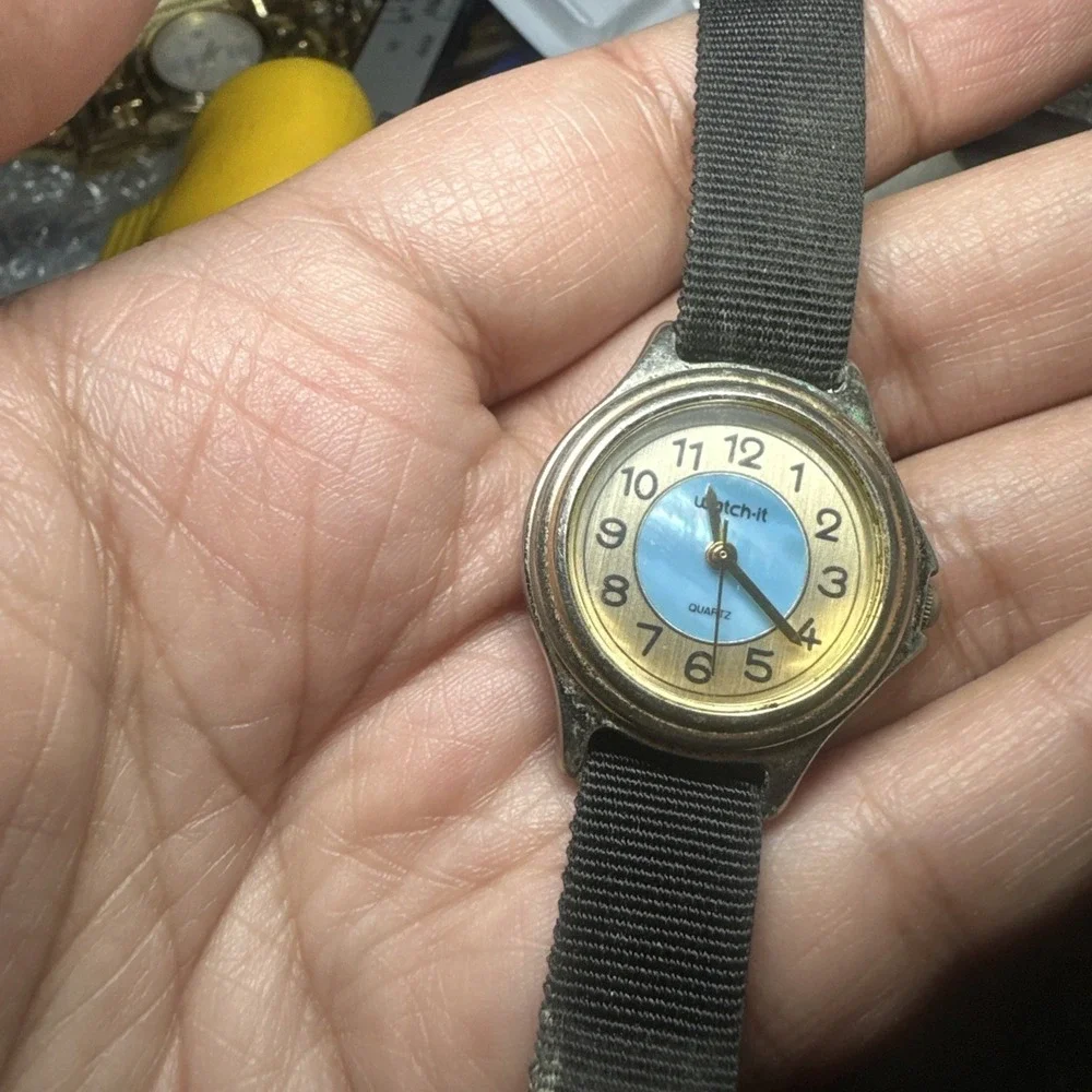 Working VTG Ladies Watch-It Silver Gold Tone Blue Gold Dial Analog Watch 27mm 7